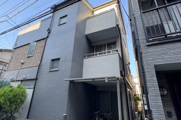 木造3階建住宅の外観
