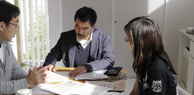 相談をしている様子